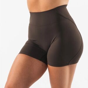 Alphalete AURA SHORT 5"